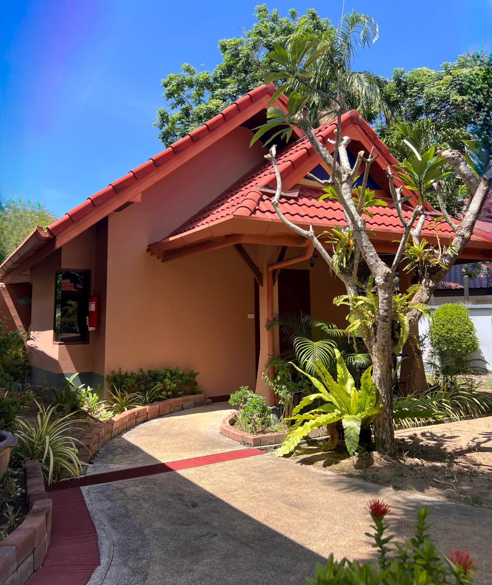 The Pace Phuket Boutique Resort Rawai Exteriör bild